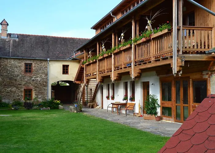 Selsky Dvur- Apartmany A Keramicka Dilna