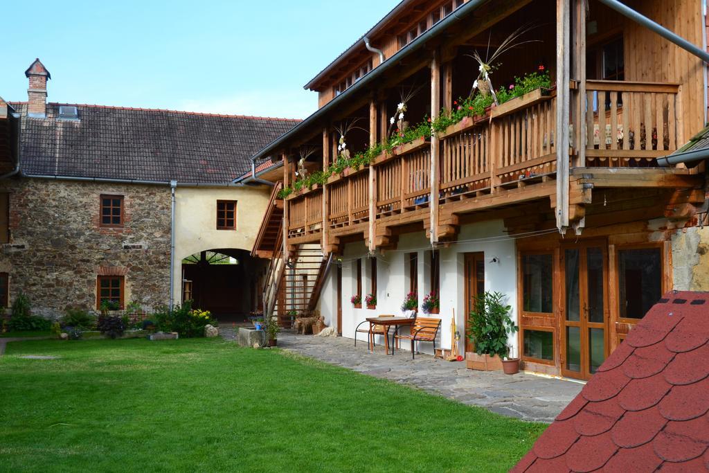 Selsky Dvur Apartment *